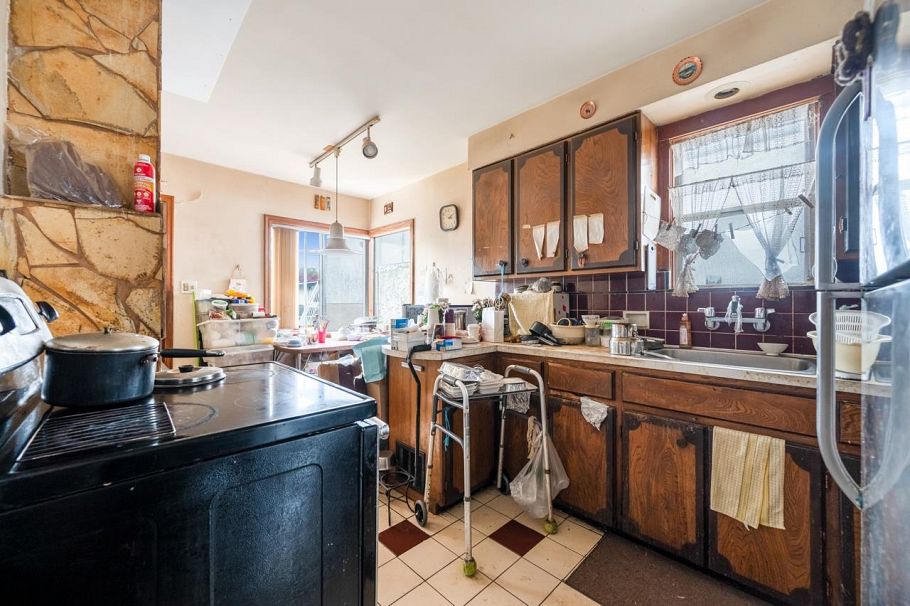 2566 Venables Street Vancouver, BC - 8