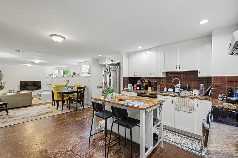 952 Grand Boulevard North Vancouver, BC - 30