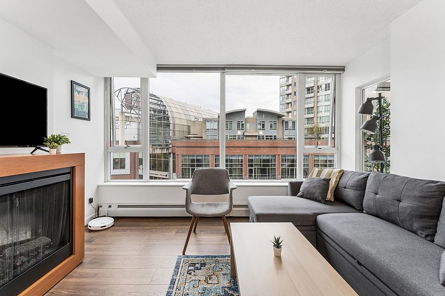 612 618 Abbott Street Vancouver, BC - 11