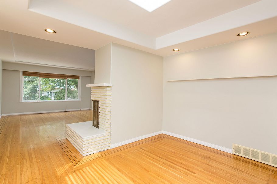 2536 E 29th Avenue Vancouver, BC - 5