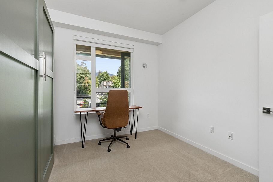 209 715 W 15th Street North Vancouver, BC - 19