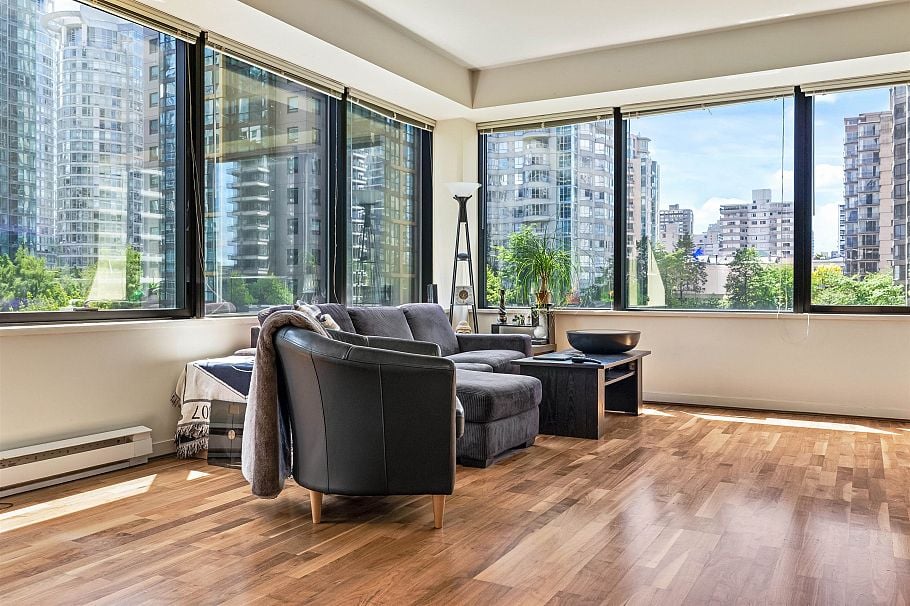 609 1333 West Georgia Street Vancouver, BC - 3