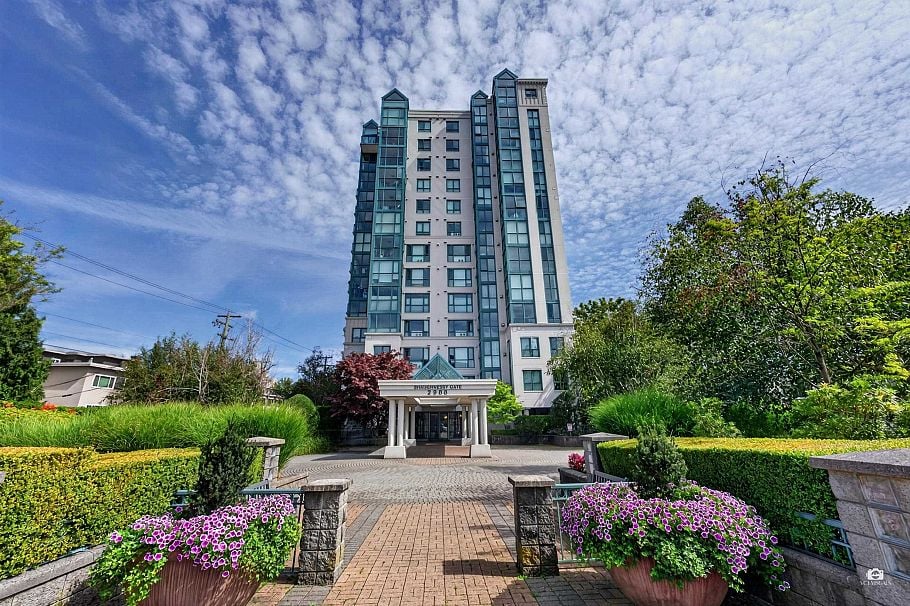 PH2A 2988 W Alder St Vancouver, BC - 1