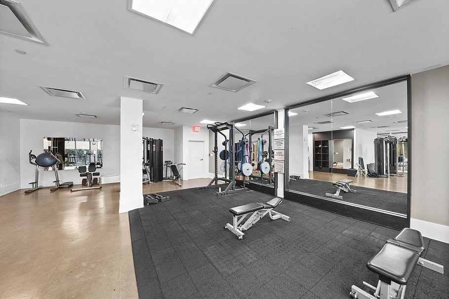301 1055 Richards Street Vancouver, BC - 23