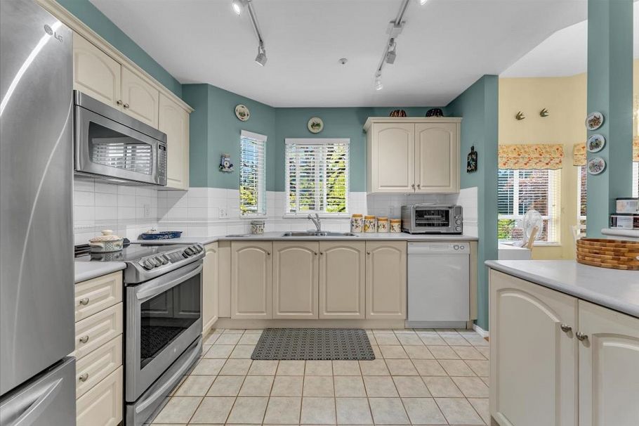 314 128 W 8th Street North Vancouver, BC - 11