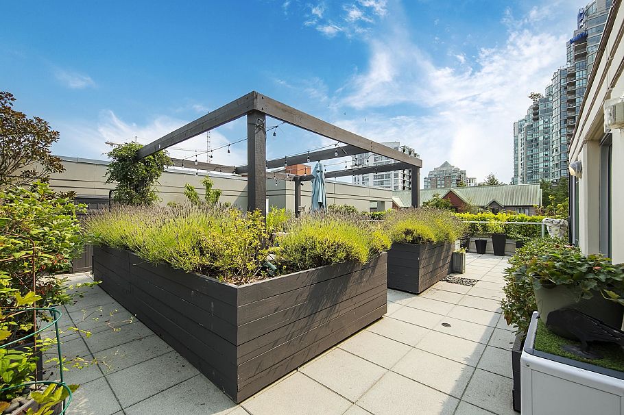 306 125 Milross Avenue Vancouver, BC - 4