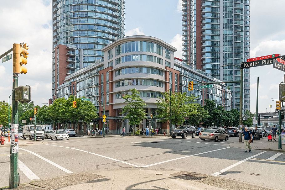 612 618 Abbott Street Vancouver, BC - 1
