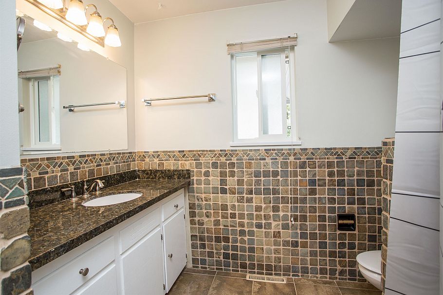 2536 E 29th Avenue Vancouver, BC - 15