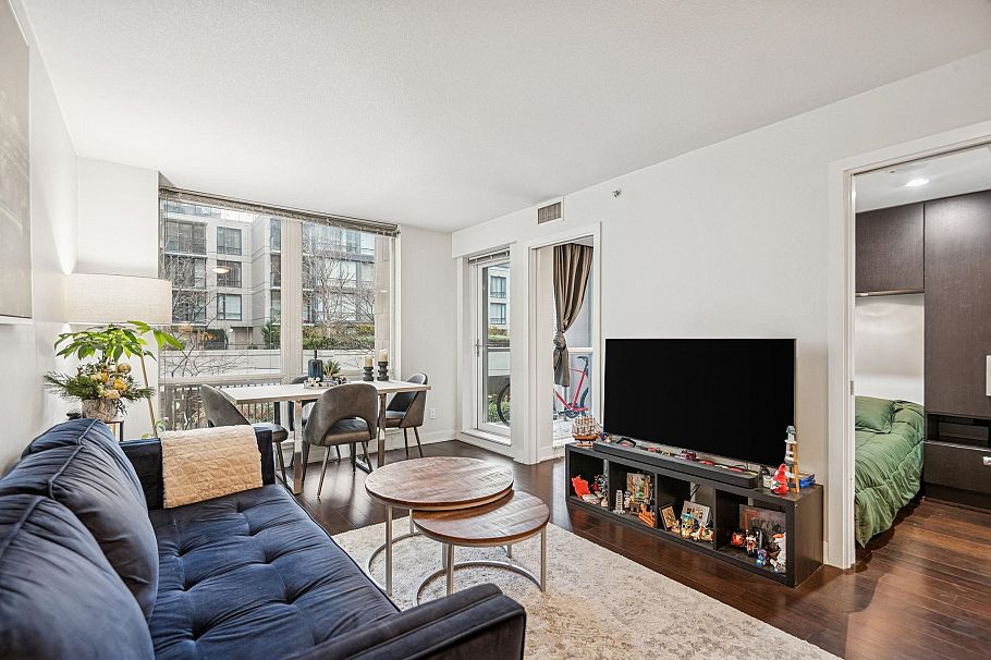 301 1055 Richards Street Vancouver, BC - 9