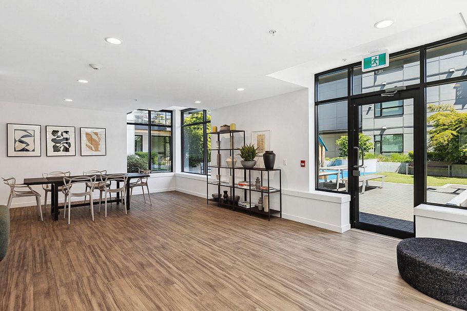 209 715 W 15th Street North Vancouver, BC - 33