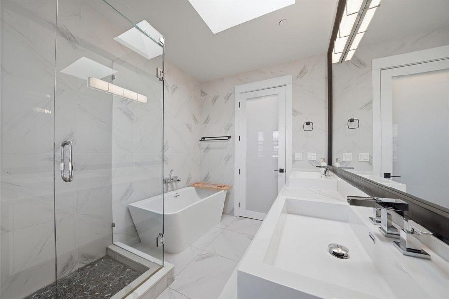 3123 E 7th Avenue Vancouver, BC - 18