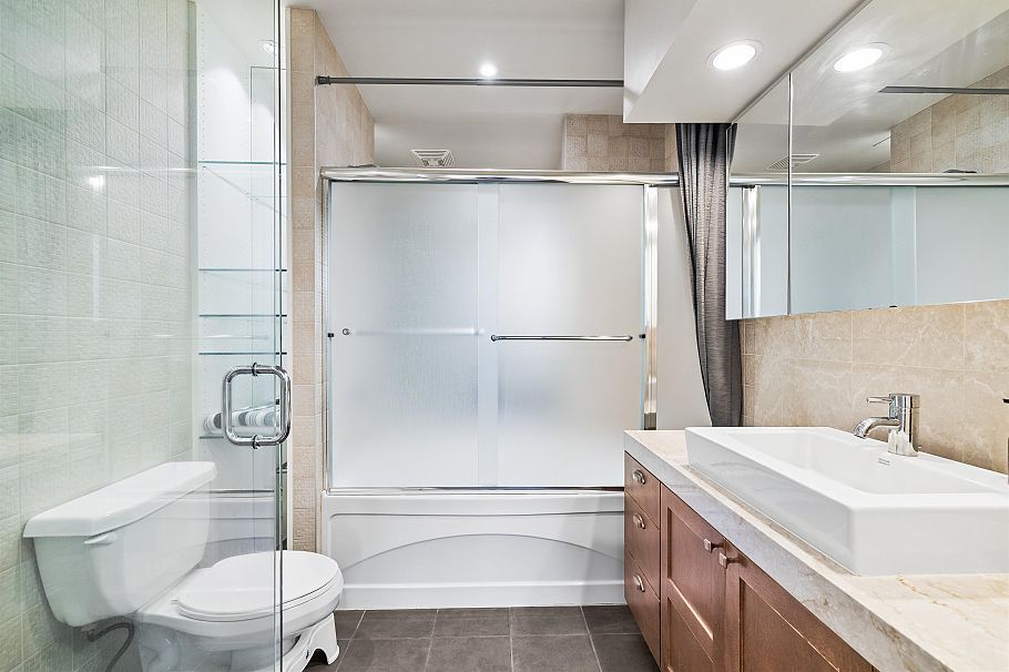 609 1333 West Georgia Street Vancouver, BC - 8