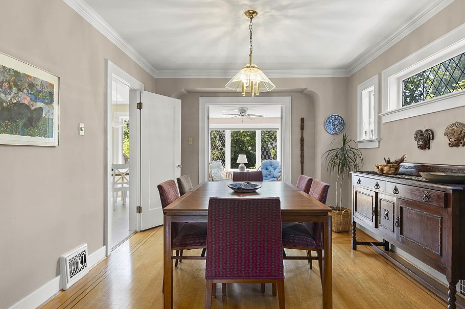 4234 W 9th Avenue Vancouver, BC - 9