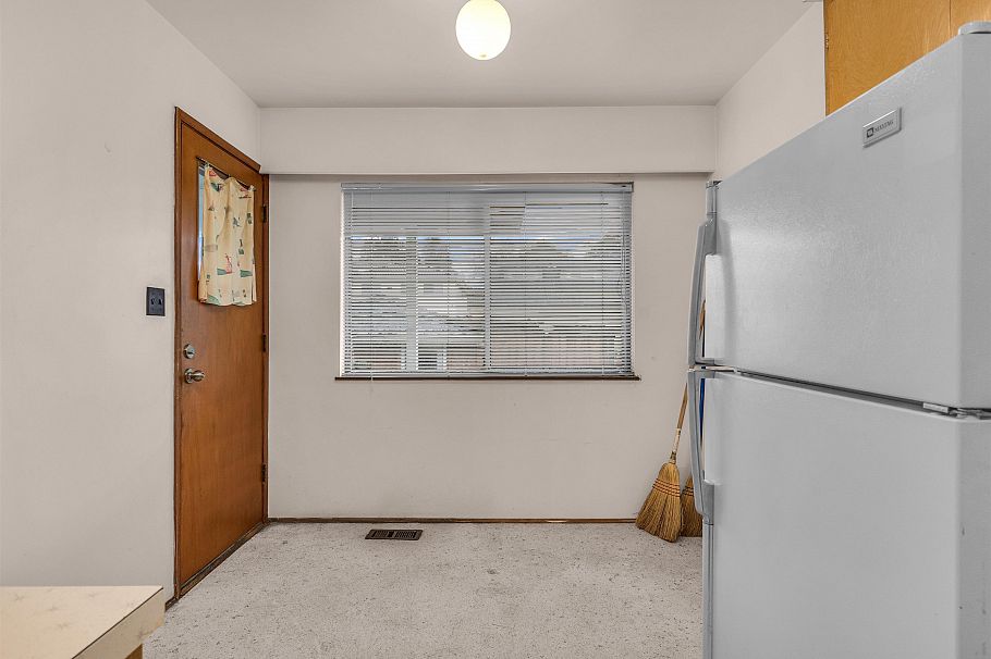 409 E 63rd Avenue Vancouver, BC - 11