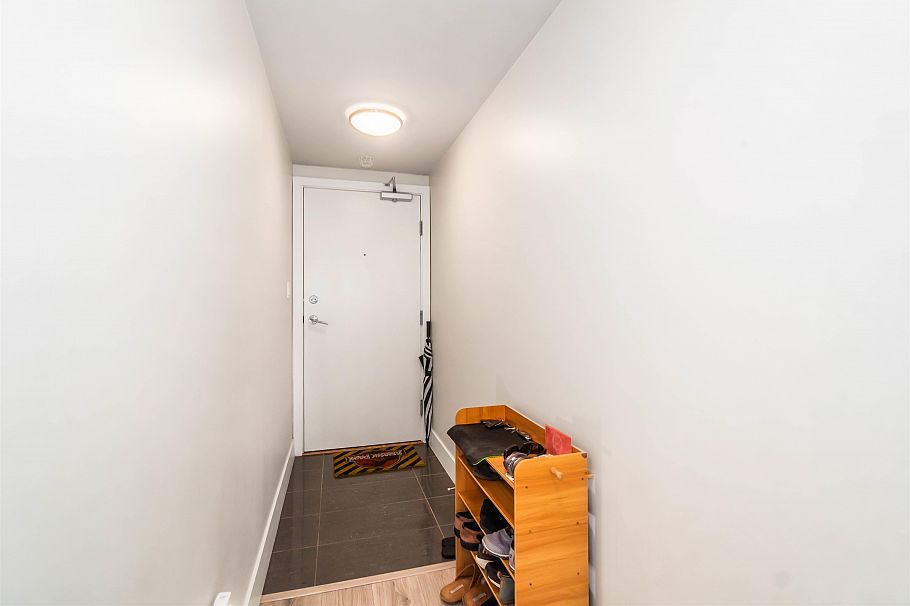 813 1088 Richards Street Vancouver, BC - 2