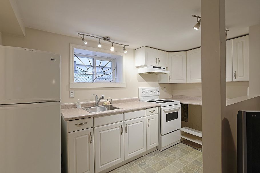 2546 Eton Street Vancouver, BC - 17