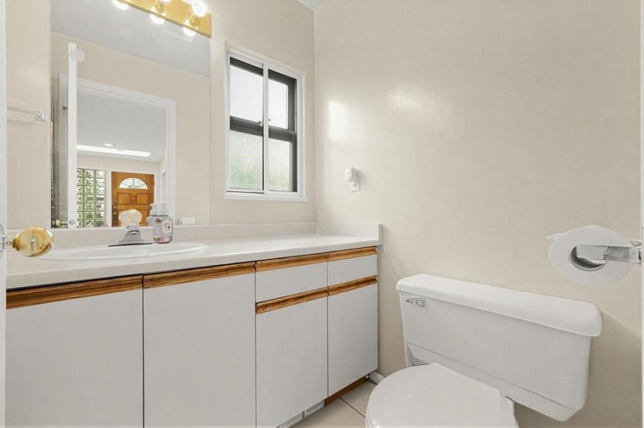 8080 Columbia Street Vancouver, BC - 25