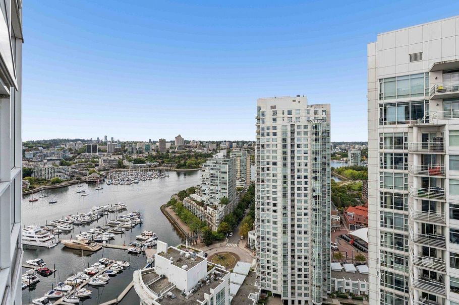 3202 193 Aquarius Mews Vancouver, BC - 1