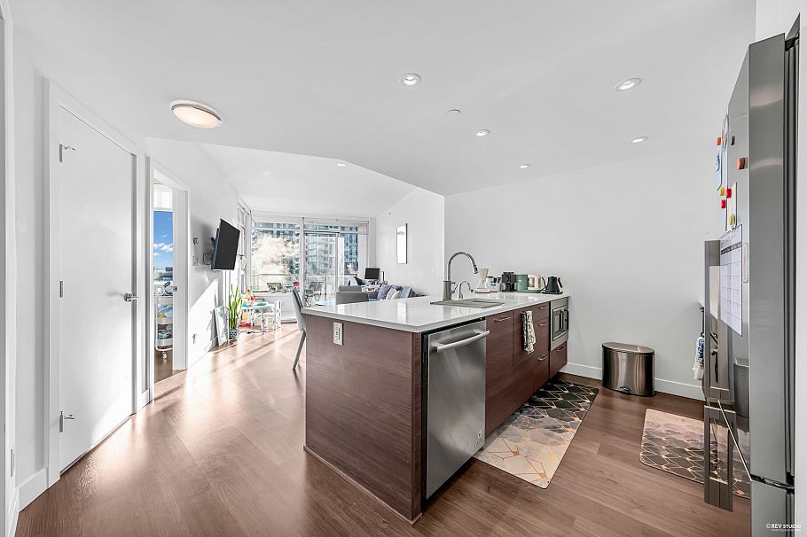 716 3557 Sawmill Crescent Vancouver, BC - 9