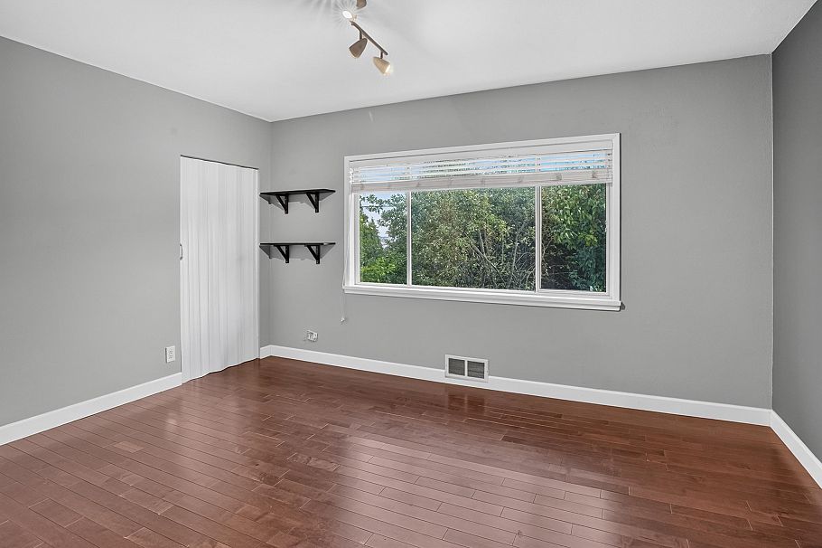 799 Donegal Place North Vancouver, BC - 31