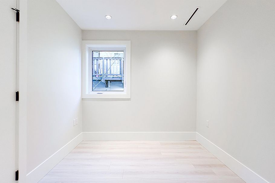 2373 W 7th Street Vancouver, BC - 27