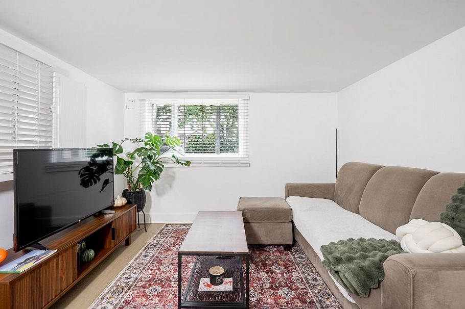 1617 E 36th Avenue Vancouver, BC - 22