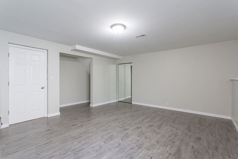 2536 E 29th Avenue Vancouver, BC - 23