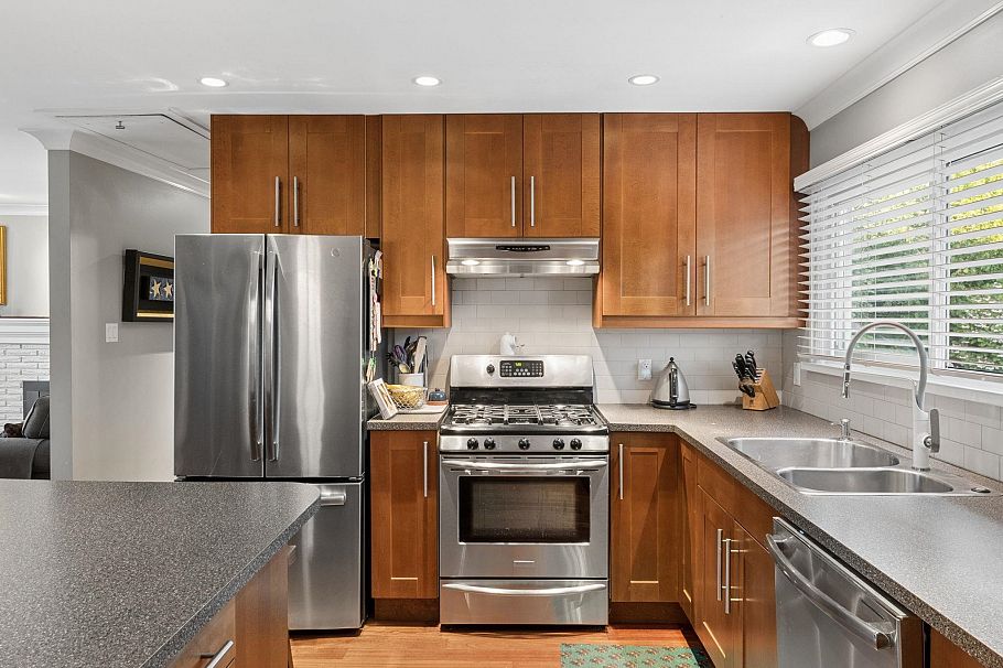 1283 Pinewood Crescent North Vancouver, BC - 16