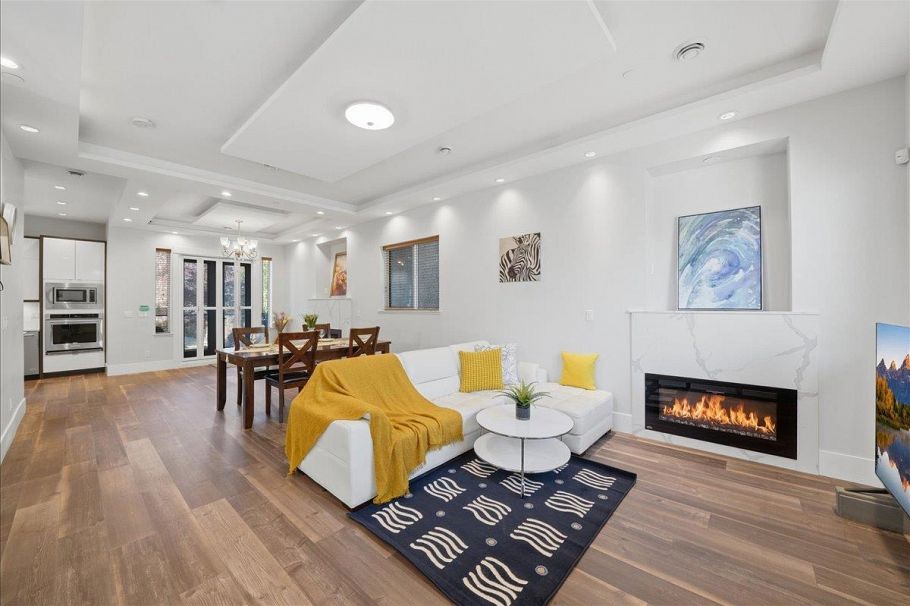 3123 E 7th Avenue Vancouver, BC - 2