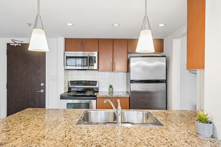 612 618 Abbott Street Vancouver, BC - 12