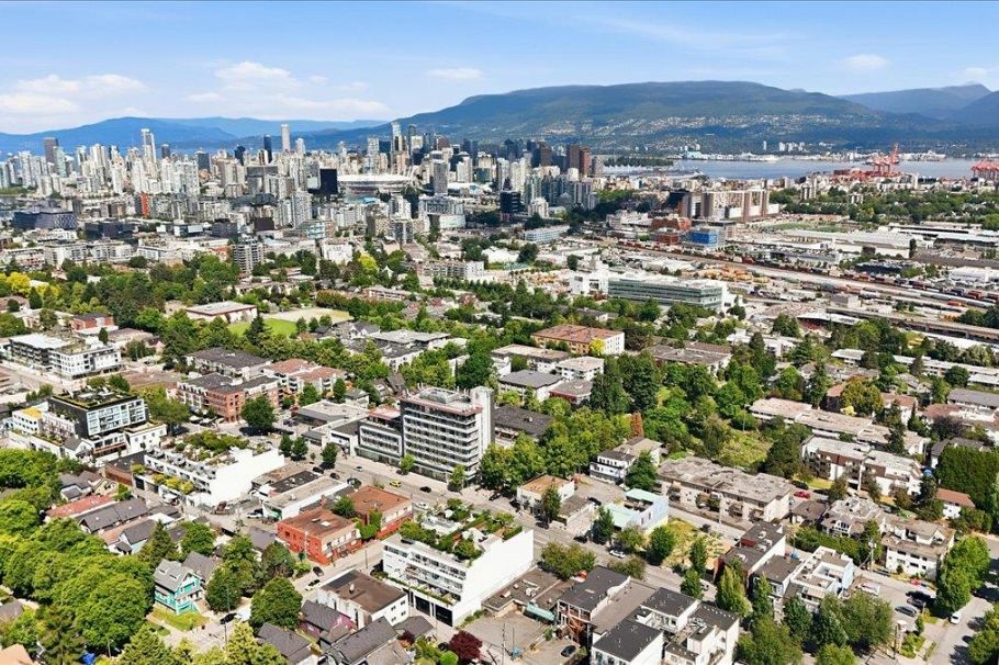 203 2508 Fraser Street Vancouver, BC - 23