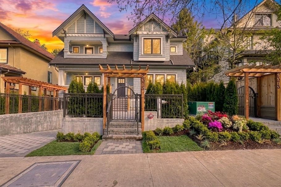 2373 W 7th Street Vancouver, BC - 1