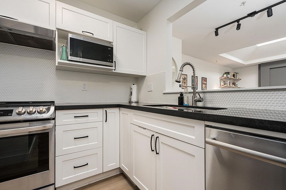 407 1333 W 7th Avenue Vancouver, BC - 8