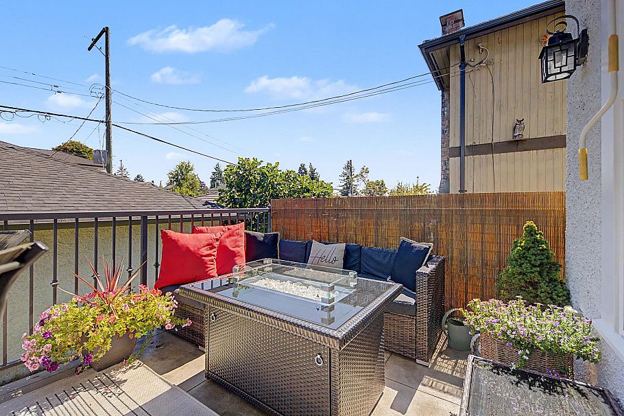 952 Grand Boulevard North Vancouver, BC - 11
