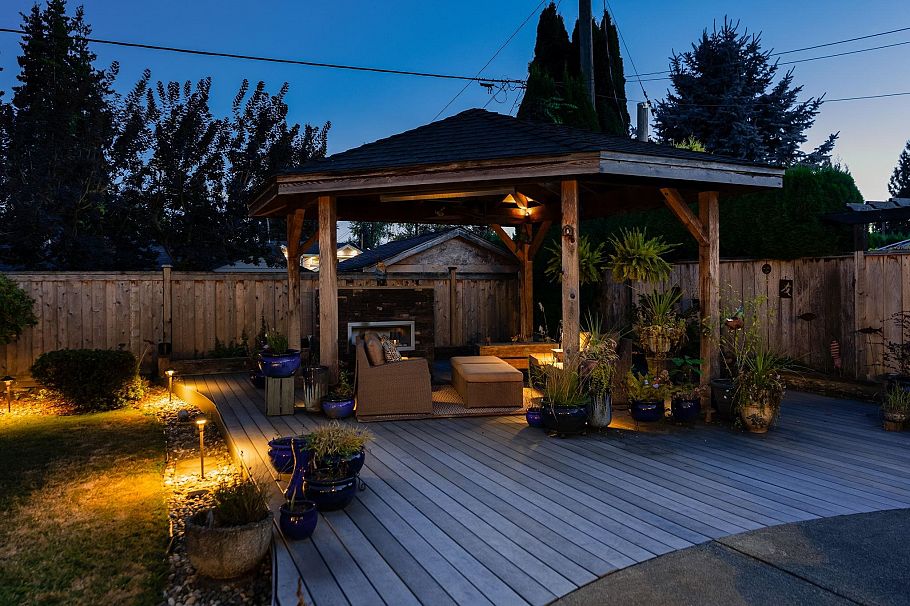 1283 Pinewood Crescent North Vancouver, BC - 2