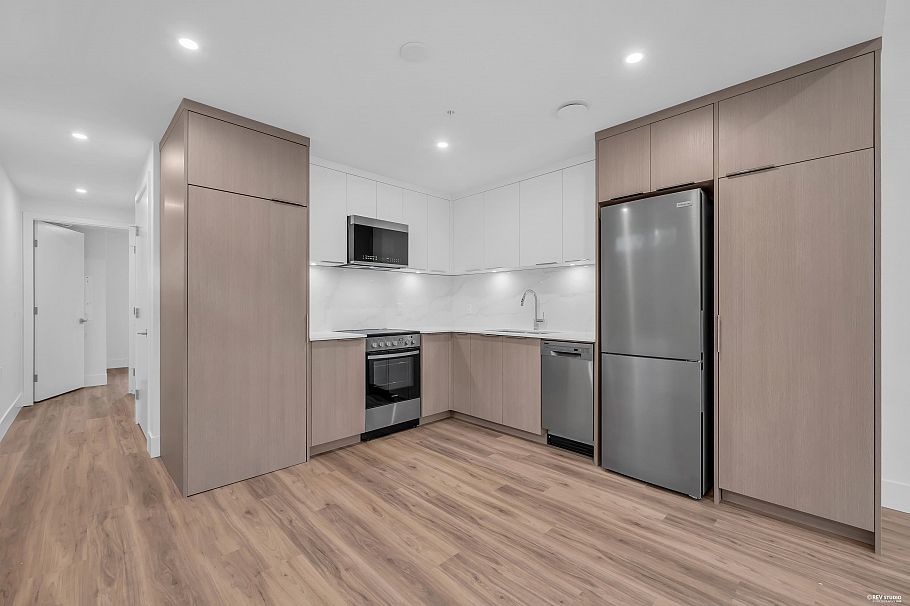 1726 Templeton Drive Vancouver, BC - 2