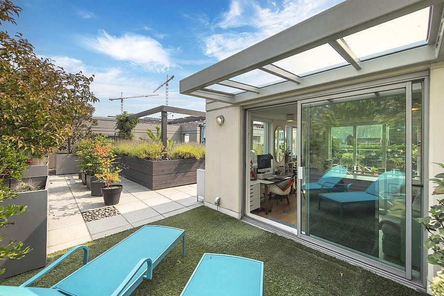 306 125 Milross Avenue Vancouver, BC - 9
