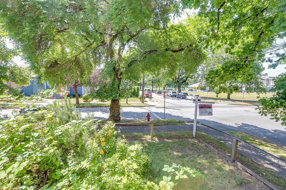 2305 Turner Street Vancouver, BC - 4