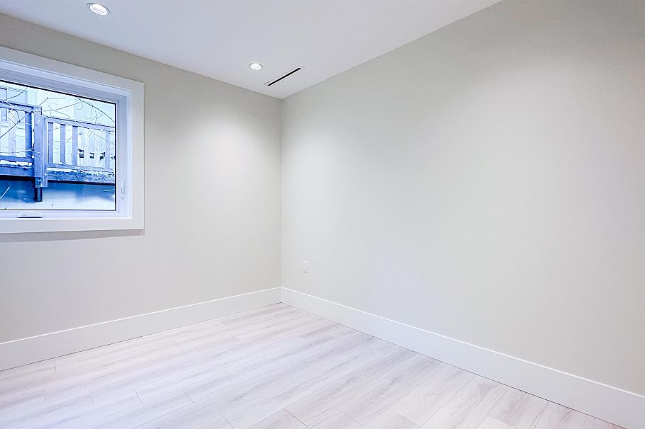 2373 W 7th Street Vancouver, BC - 26