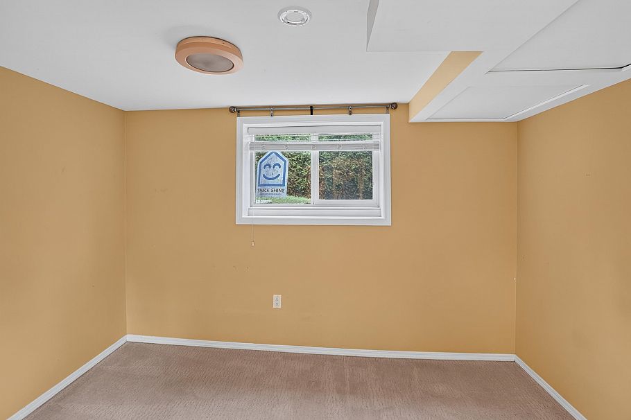799 Donegal Place North Vancouver, BC - 30