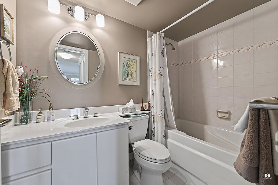 PH2A 2988 W Alder St Vancouver, BC - 14