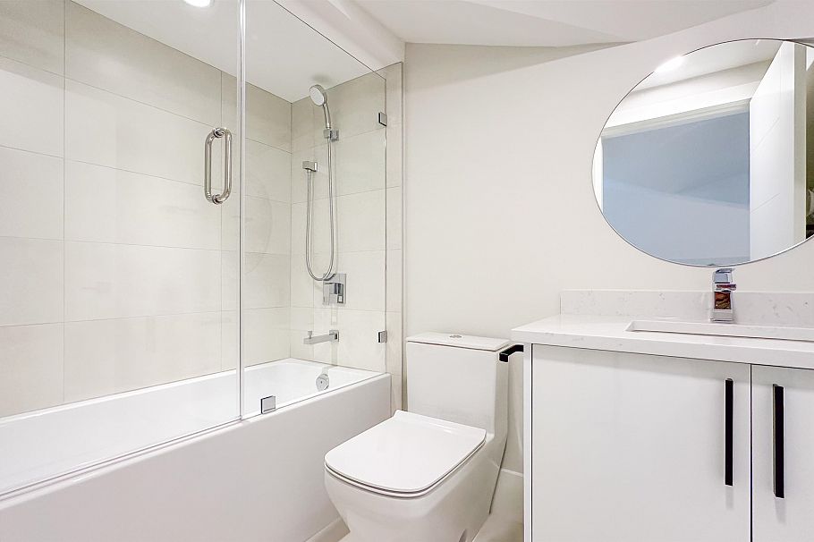 2373 W 7th Street Vancouver, BC - 34