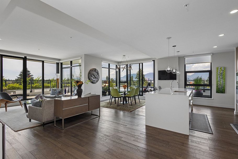 601 4427 Cambie Street Vancouver, BC - 1