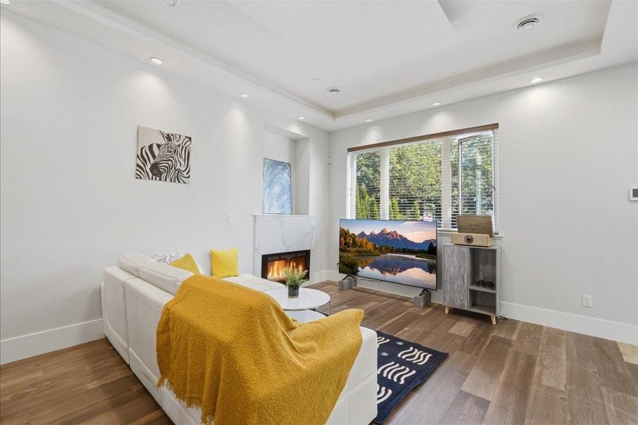 3123 E 7th Avenue Vancouver, BC - 4
