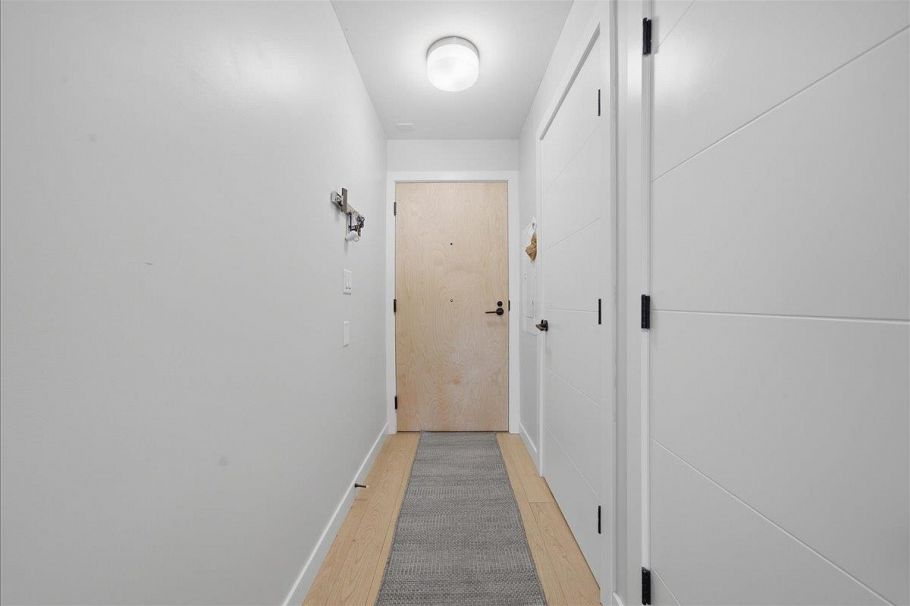 203 2508 Fraser Street Vancouver, BC - 2