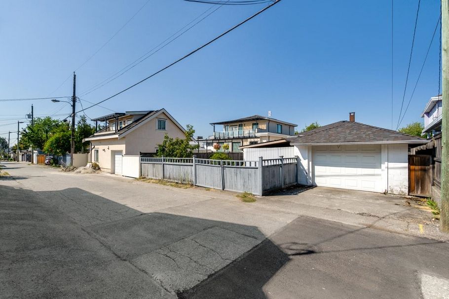 6758 Killarney Street Vancouver, BC - 28