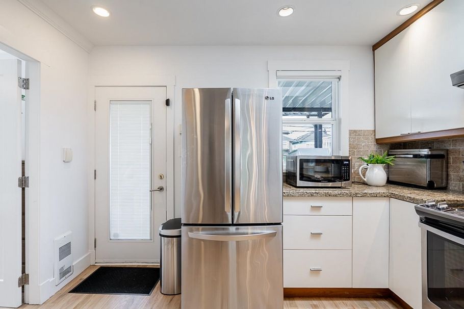 1617 E 36th Avenue Vancouver, BC - 10