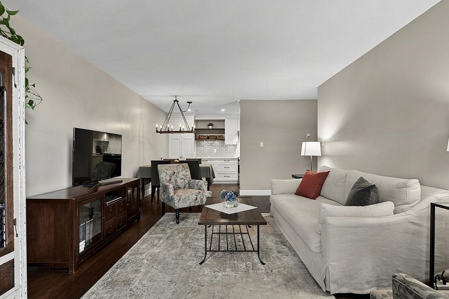 205 150 E 5th Street North Vancouver, BC - 10