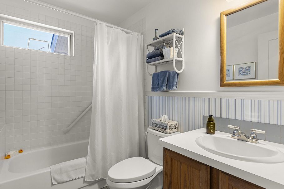 4234 W 9th Avenue Vancouver, BC - 19