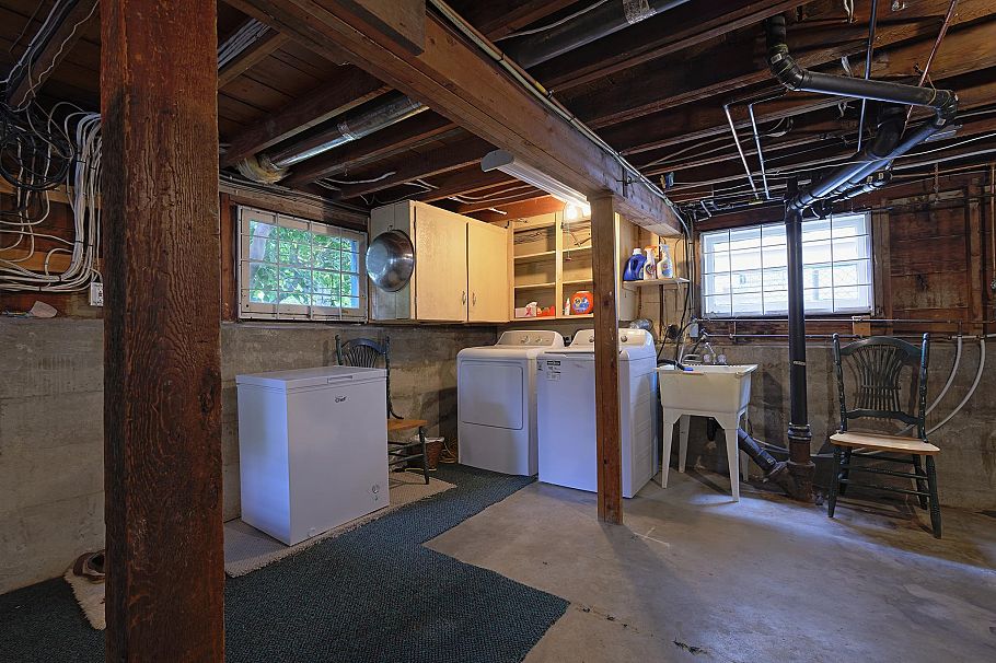 2546 Eton Street Vancouver, BC - 23